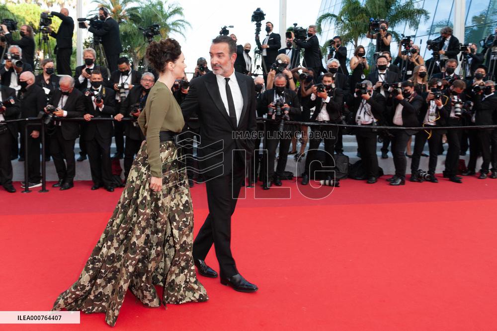 OSS 117 and closing ceremony NG