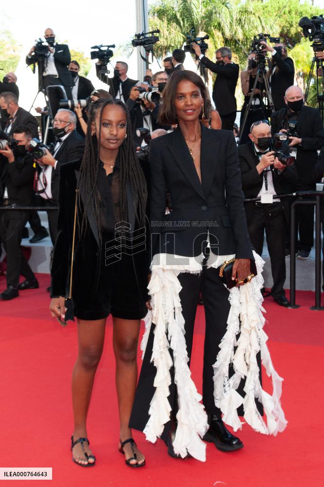 OSS 117 and closing ceremony NG