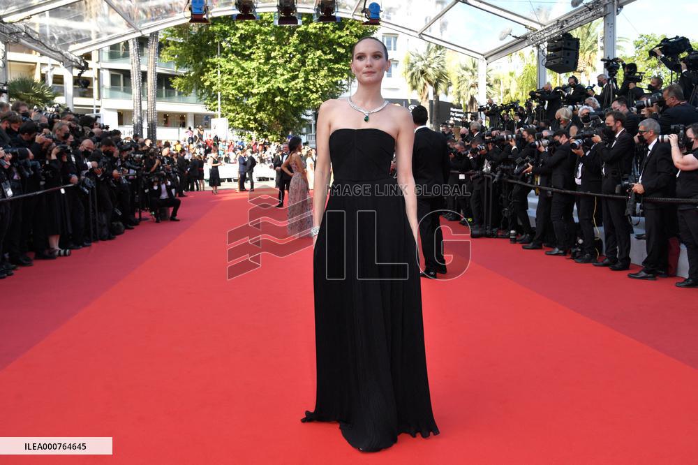 Cannes - OSS 117 Alerte Rouge En Afrique Noire Premiere