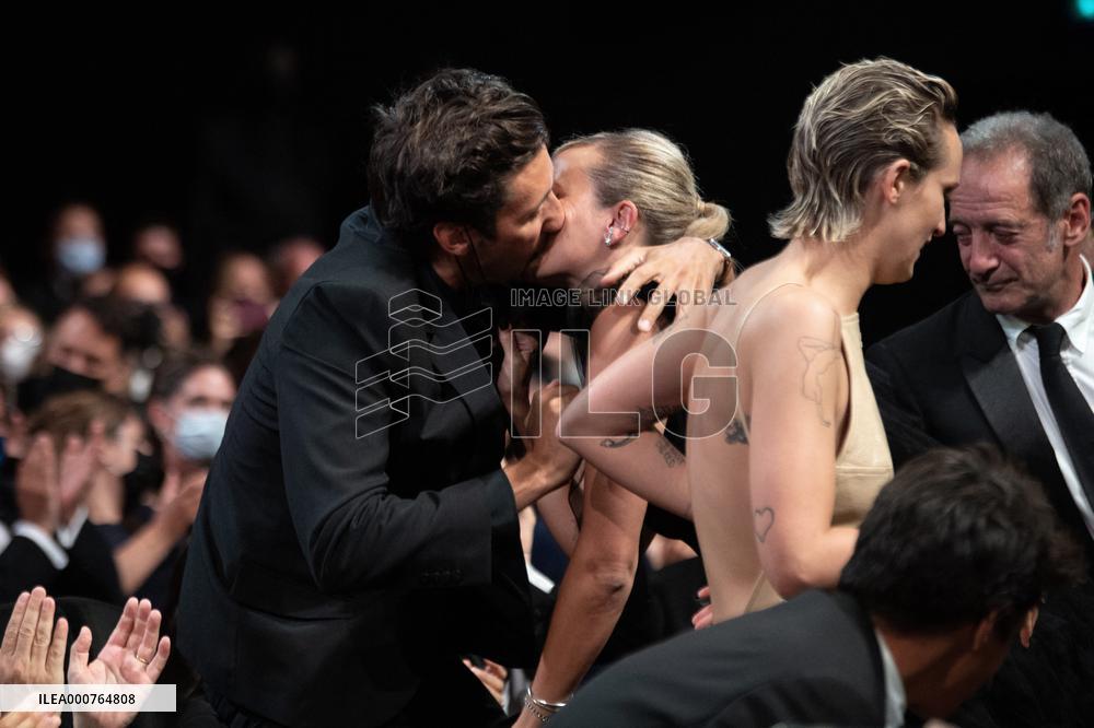 Cannes-Palme d or Winner Photocall-DN.