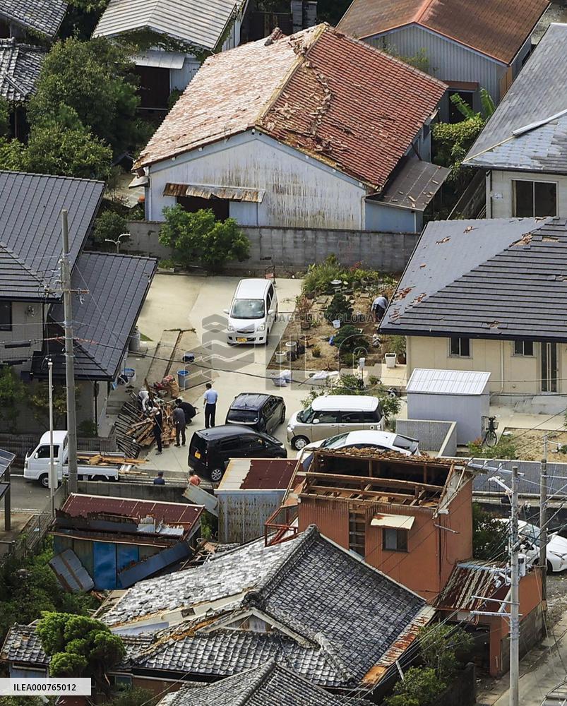Typhoon damages houses in western Japan