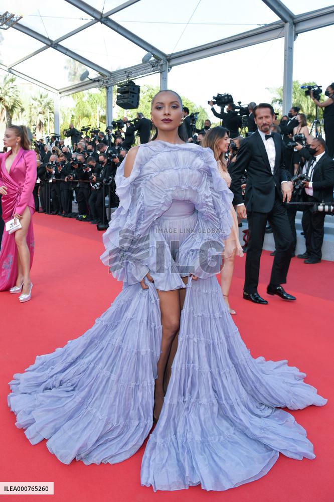 Cannes - OSS 117 Alerte Rouge En Afrique Noire Premiere