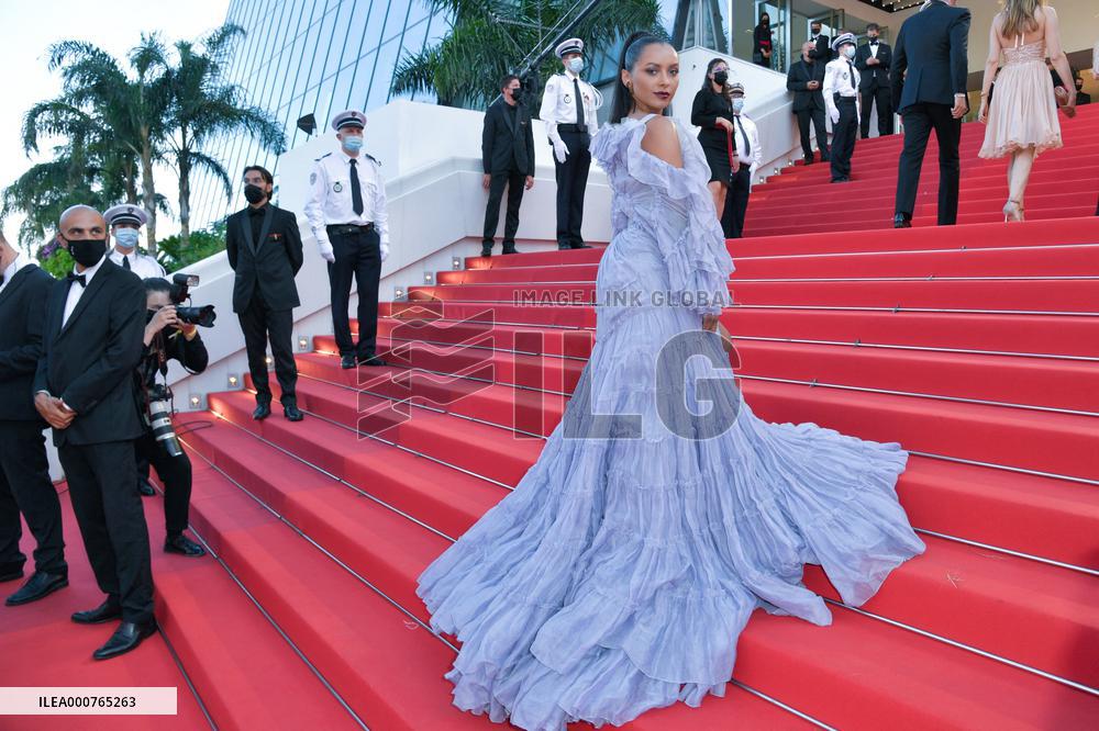 Cannes - OSS 117 Alerte Rouge En Afrique Noire Premiere