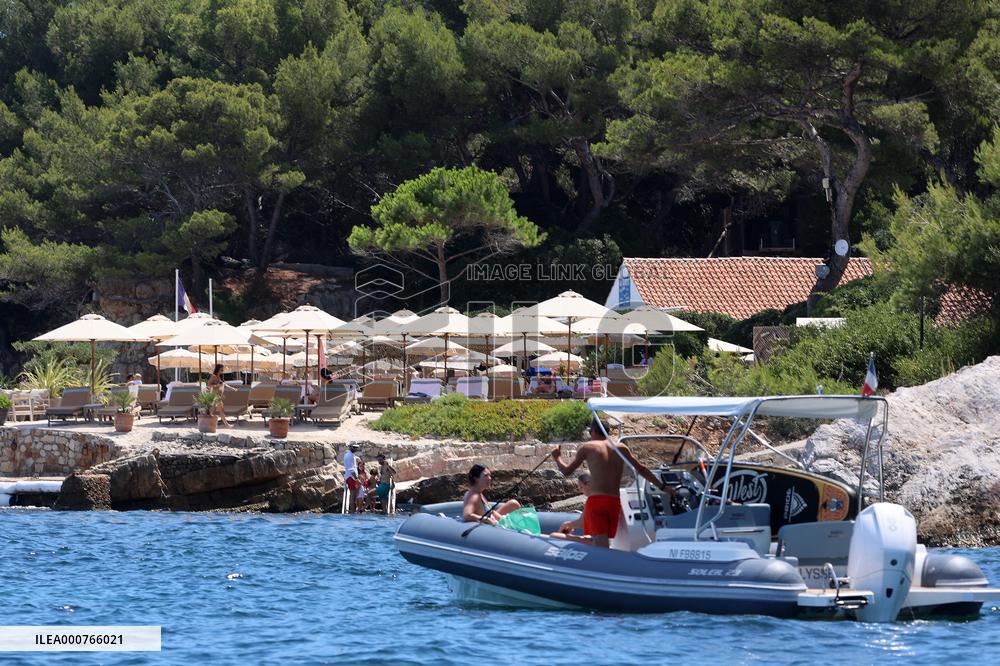 La Guerite Restaurant - Sainte-Marguerite Island