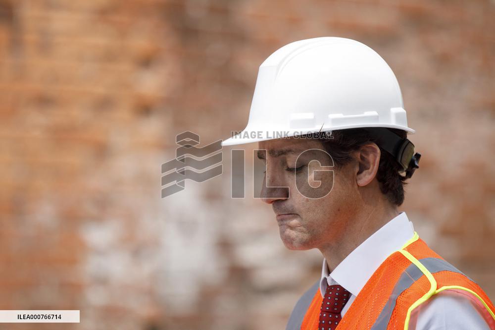 Justin Trudeau Visits Under Construction Affordable Housing Complex - Hamilton