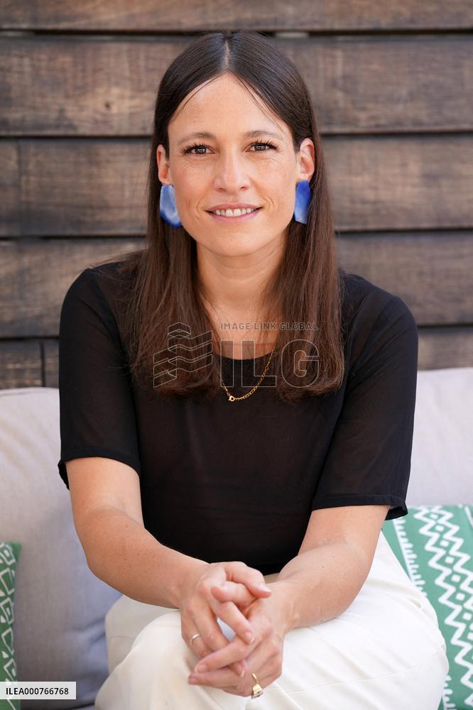 Carminho Portrait