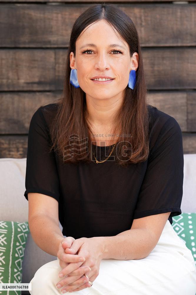 Carminho Portrait