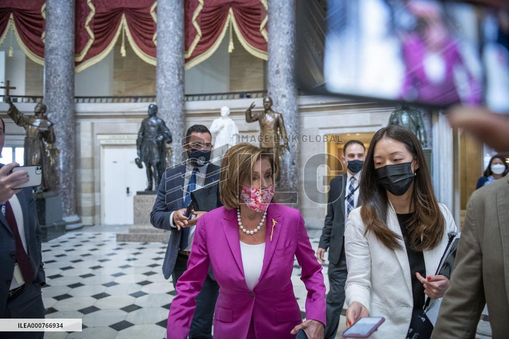 Nancy Pelosi Signs A Bill - Washington