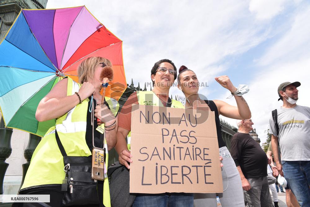 Anti-Sanitary Pass Demonstrations - Paris