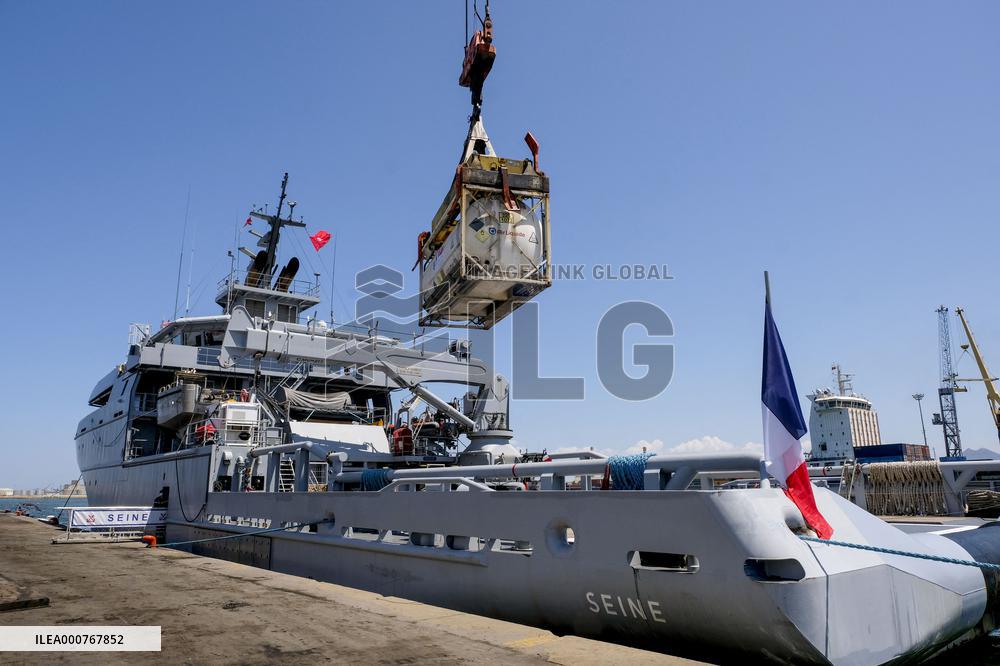 Tunisia receives over 60,000 liters medical oxygen from France