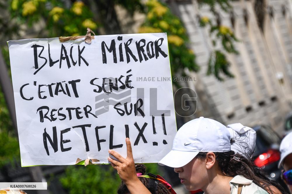 Anti-Sanitary Pass Demonstrations - Paris