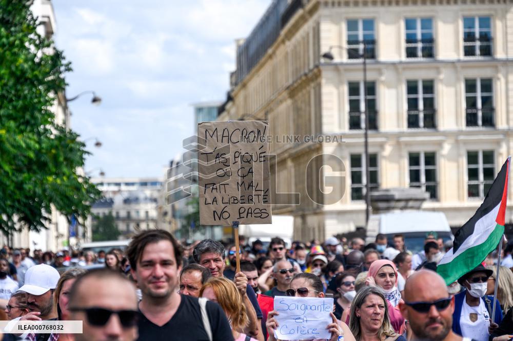 Anti-Sanitary Pass Demonstrations - Paris