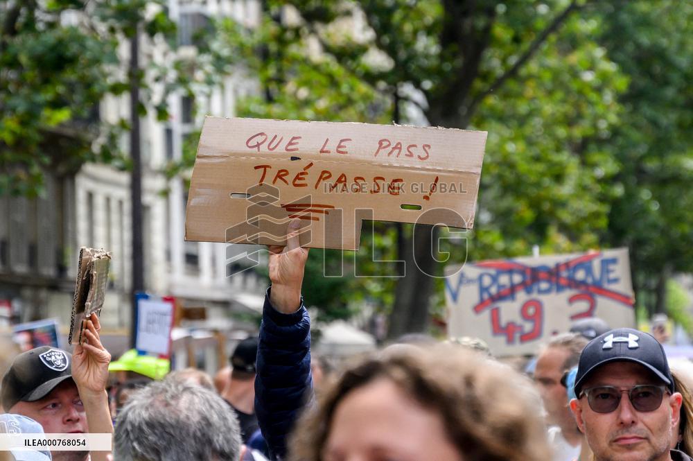 Anti-Sanitary Pass Demonstrations - Paris