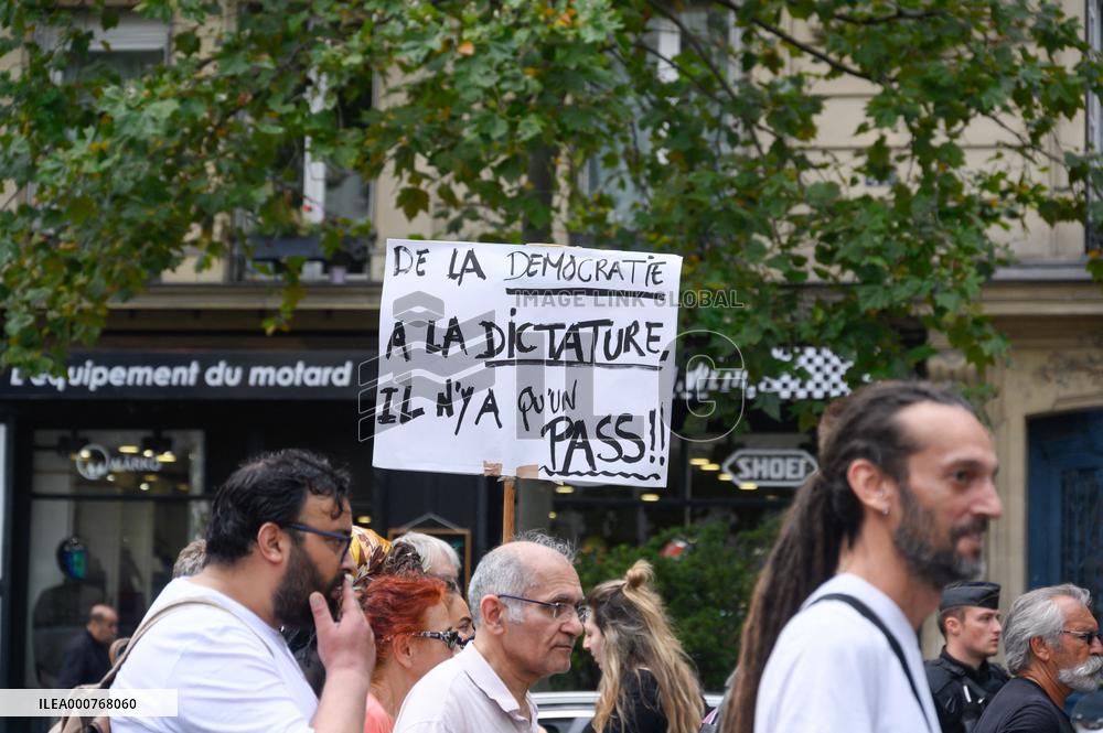 Anti-Sanitary Pass Demonstrations - Paris