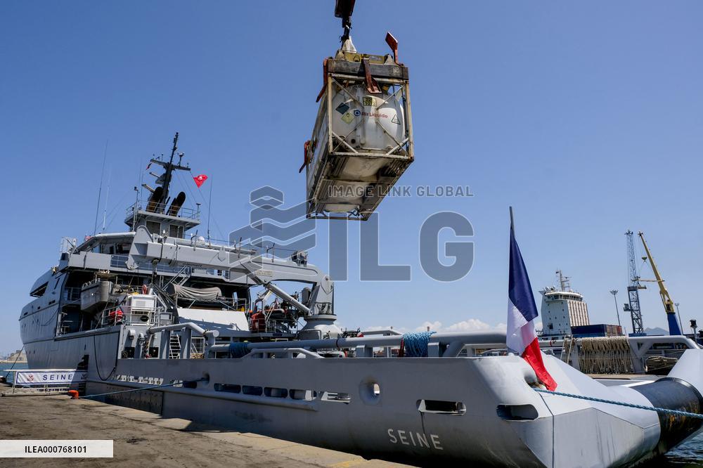 Tunisia receives over 60,000 liters medical oxygen from France