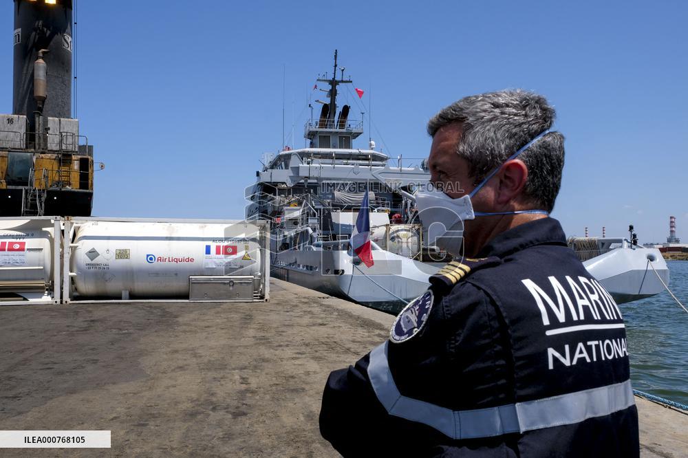 Tunisia receives over 60,000 liters medical oxygen from France