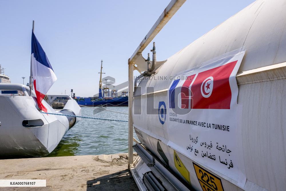 Tunisia receives over 60,000 liters medical oxygen from France