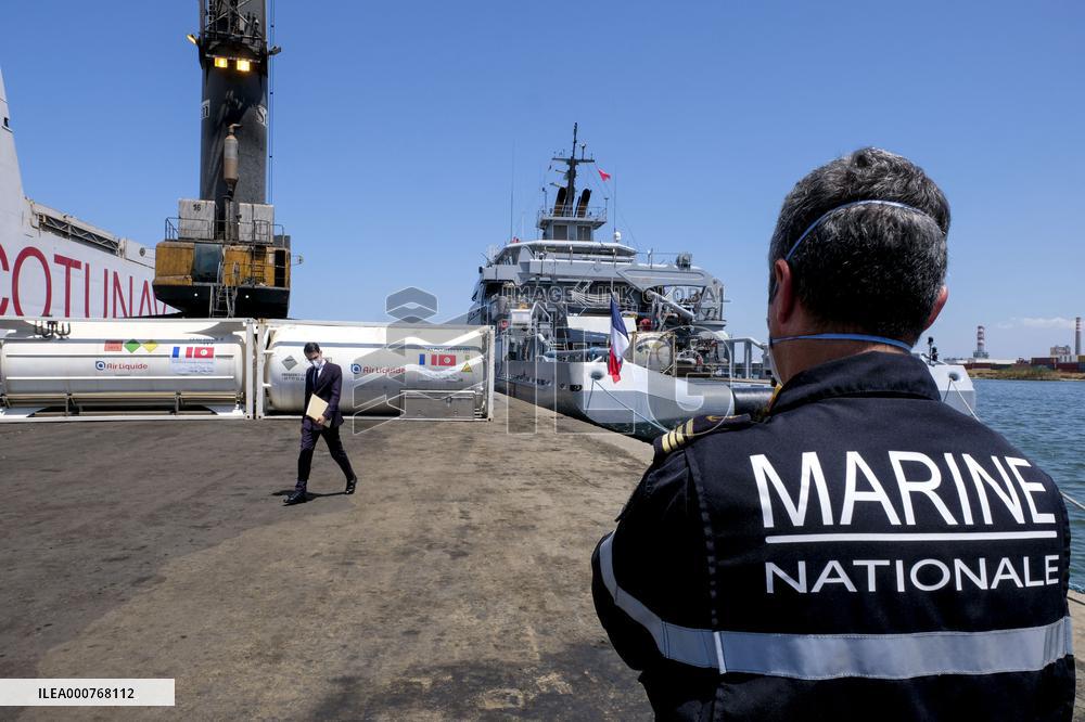 Tunisia receives over 60,000 liters medical oxygen from France