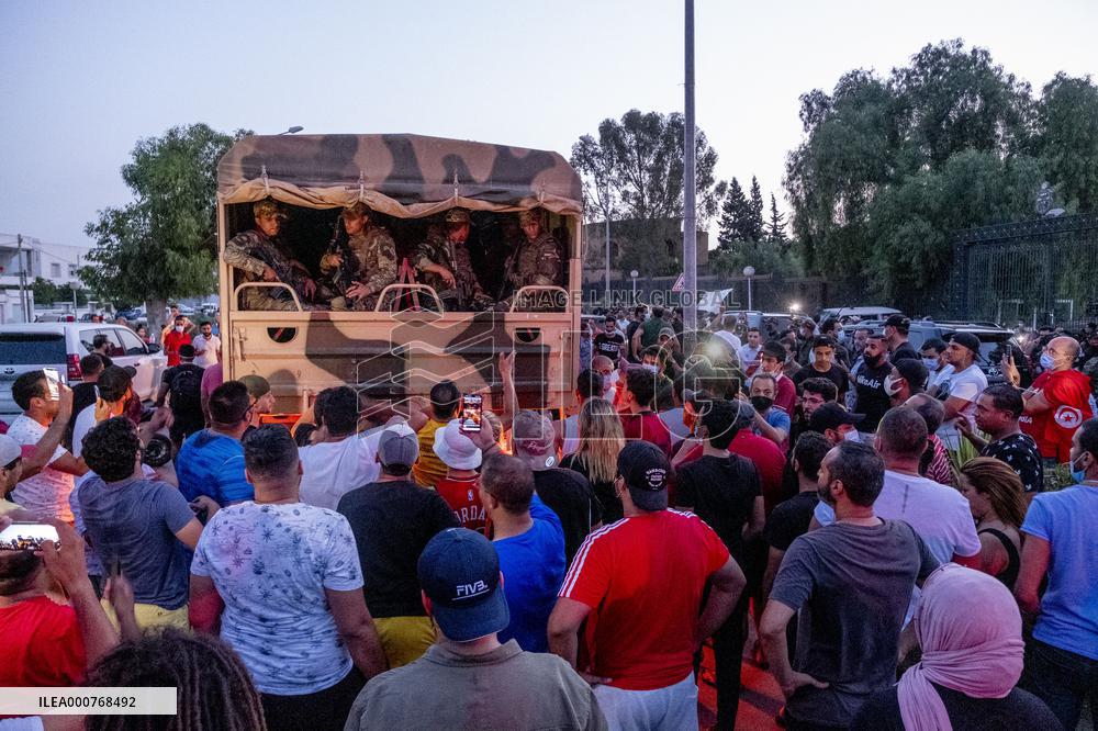 Tunisian army stops Ghannouchi from entering parliament