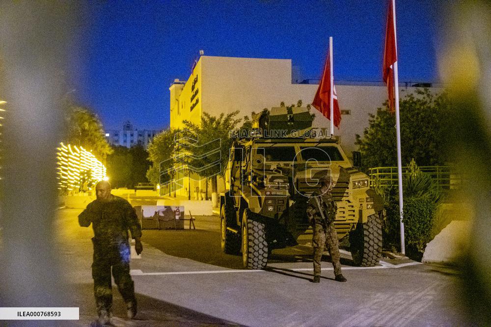 Tunisian army stops Ghannouchi from entering parliament