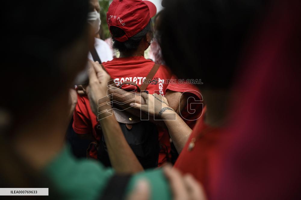 President Macron Listens To A Victim Of A Nuclear Test - Moorea Island