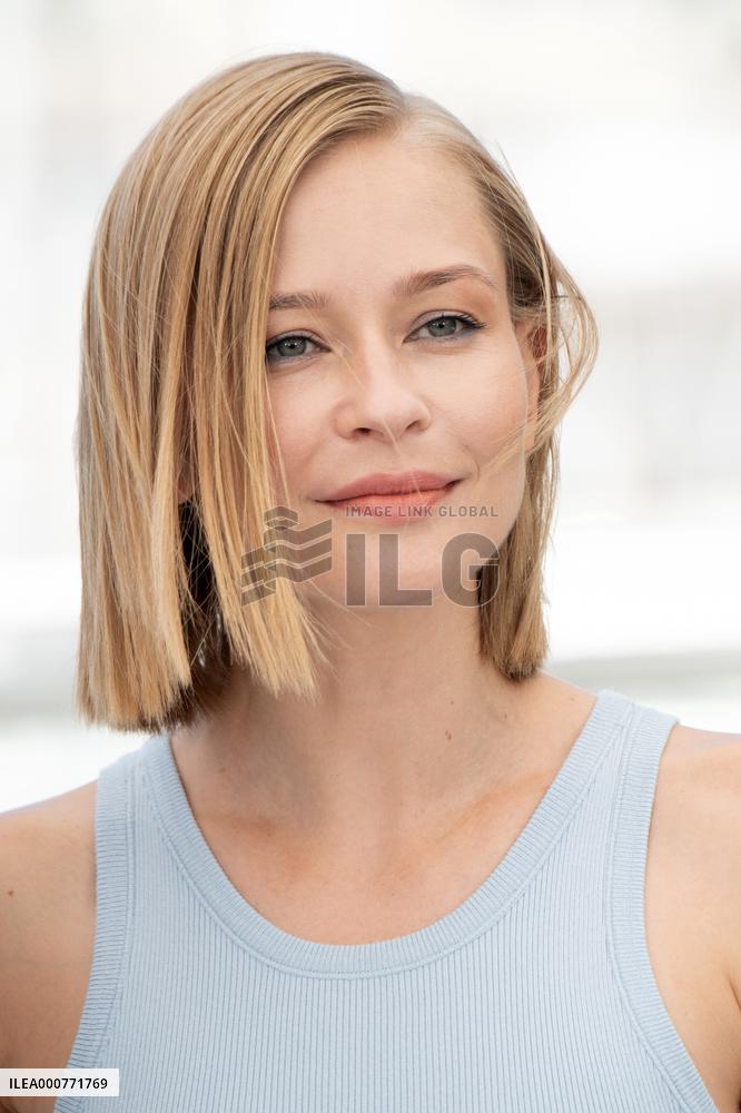 Cannes-Petrov s Flu-Photocall