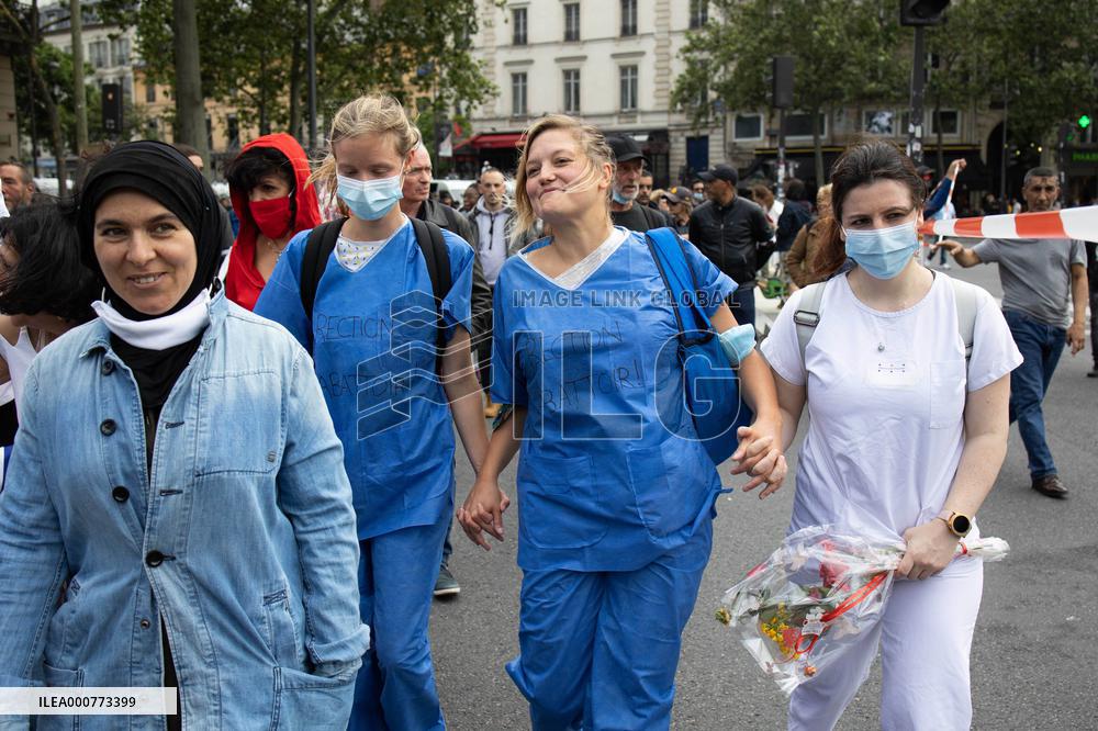 Demonstration Against Governmental Decisions Taken To Fight Against Covid-19 - Paris
