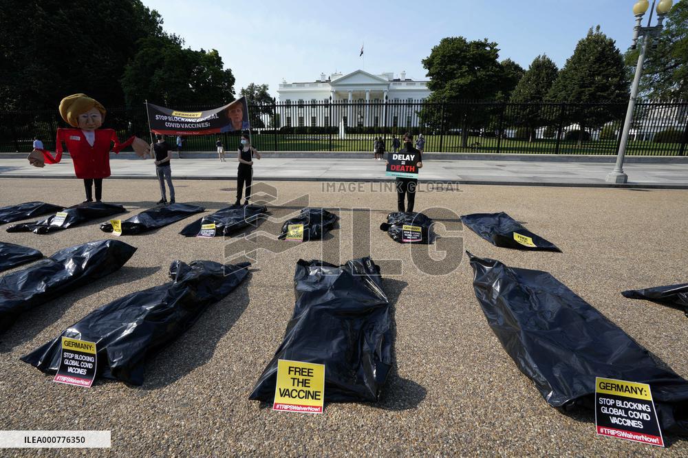 Protest ageinst Angela Merkel visit - Washington