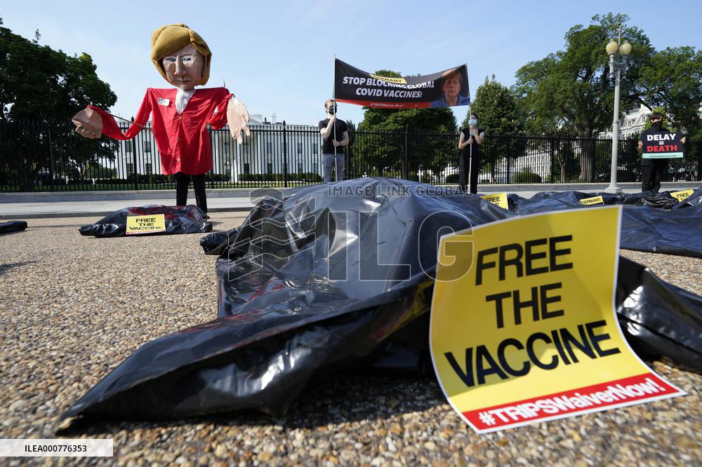 Protest ageinst Angela Merkel visit - Washington