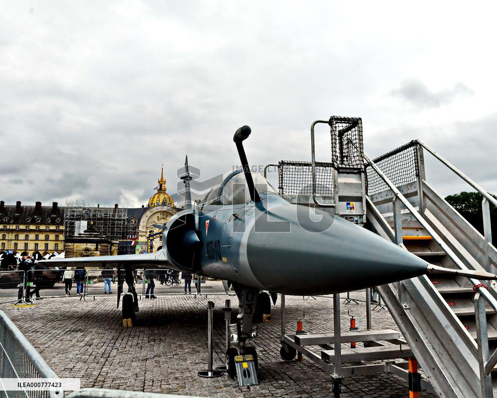 Air Force Presentation - Paris