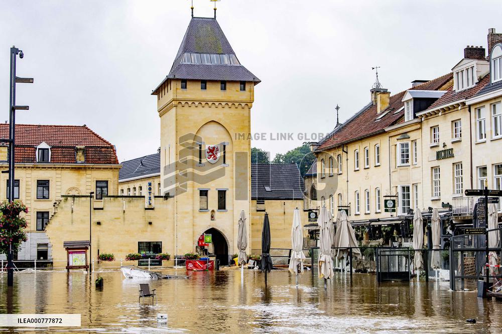 Royals Visit Those Affected By Floods - Netherlands