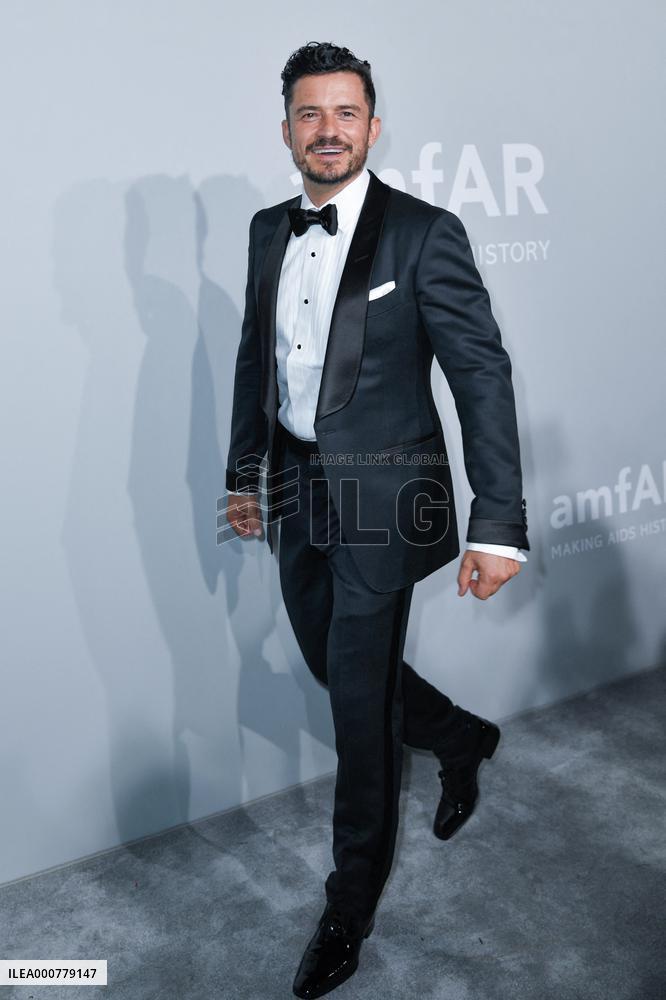 Cannes - Amfar Party Photocall