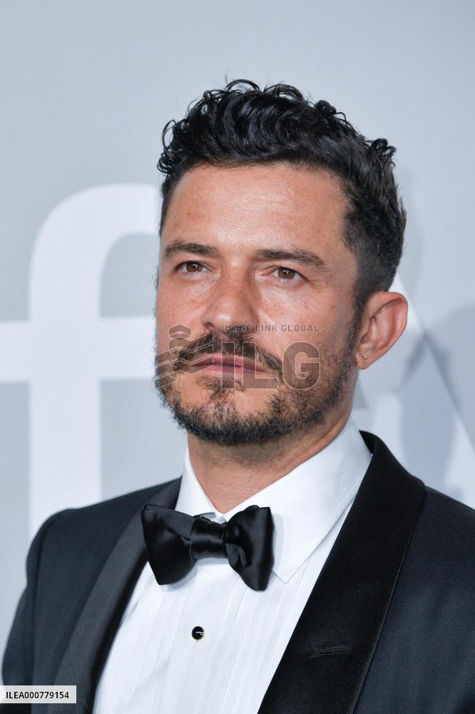 Cannes - Amfar Party Photocall