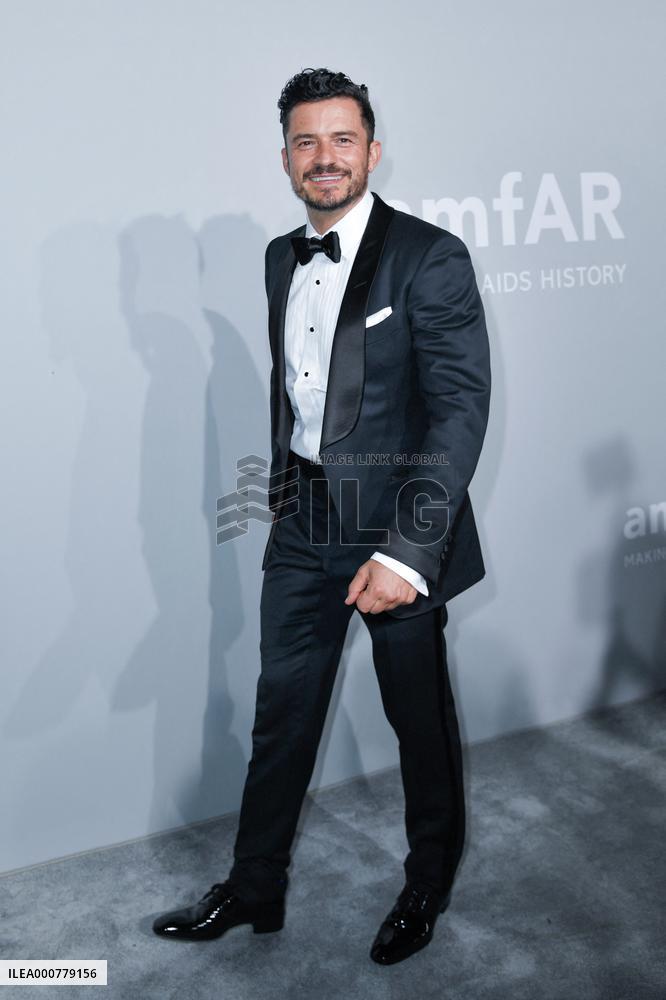 Cannes - Amfar Party Photocall