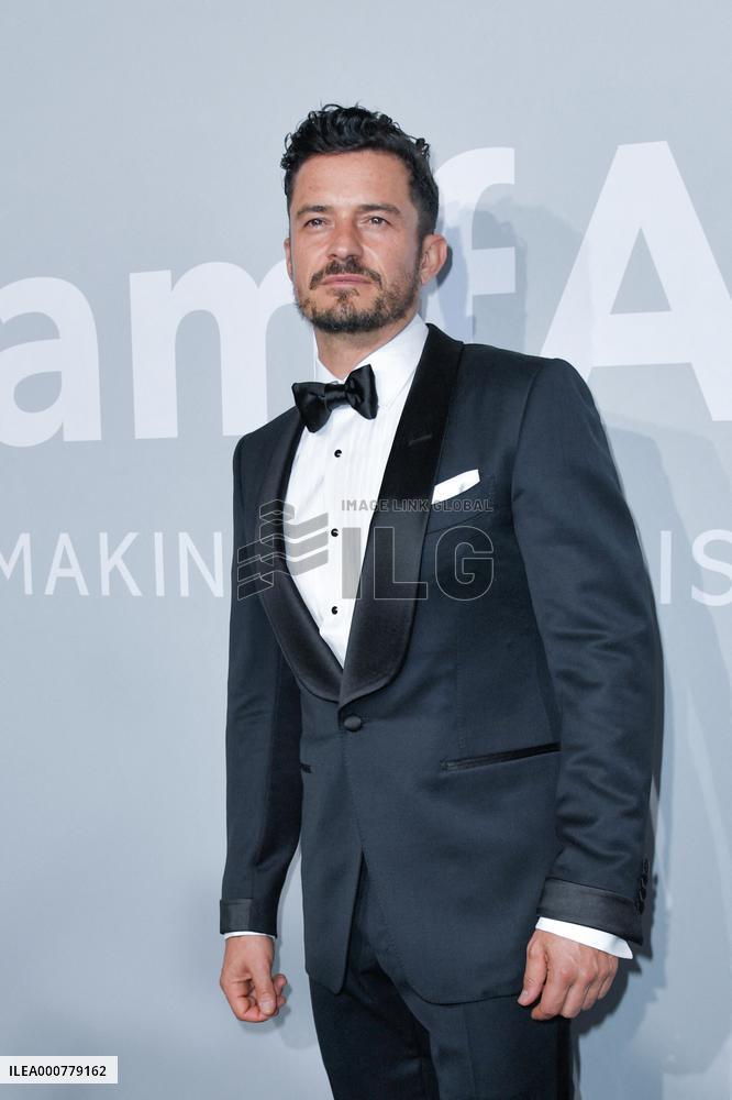 Cannes - Amfar Party Photocall