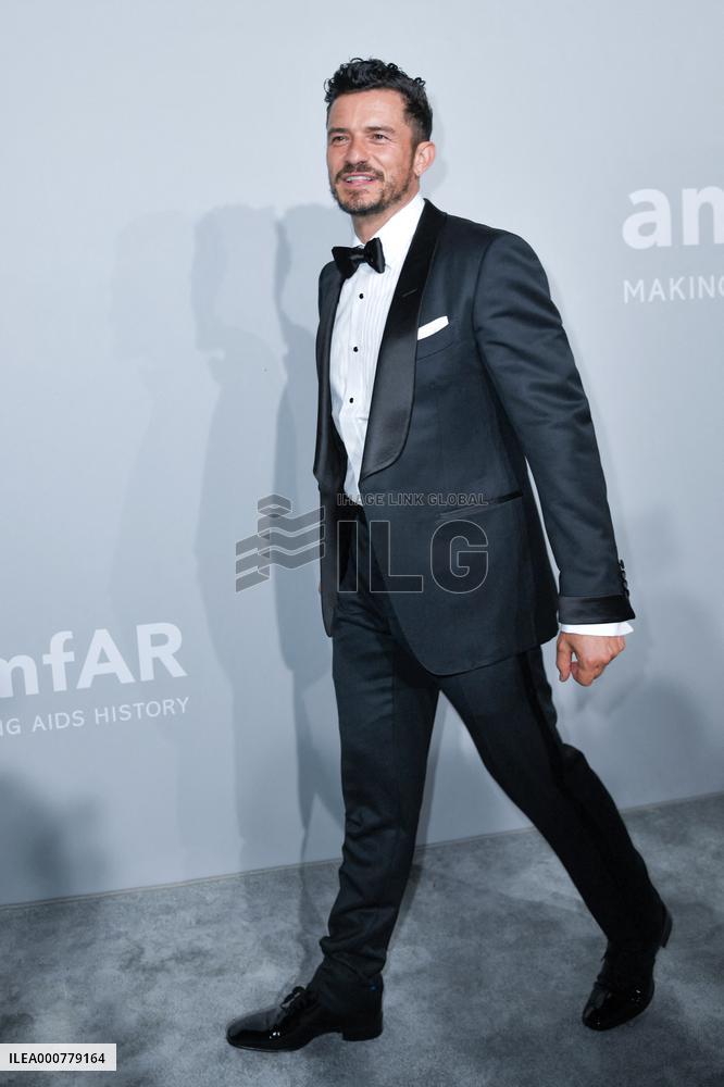 Cannes - Amfar Party Photocall
