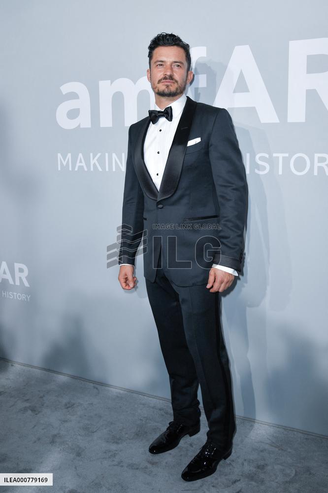 Cannes - Amfar Party Photocall