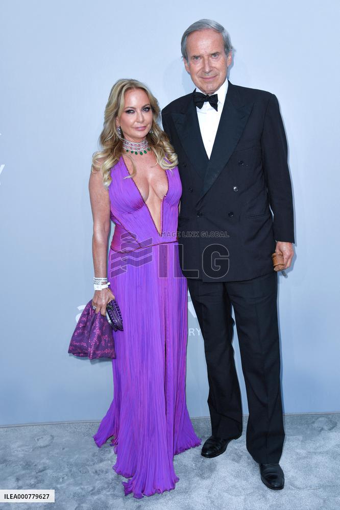 Cannes - Amfar Party Photocall