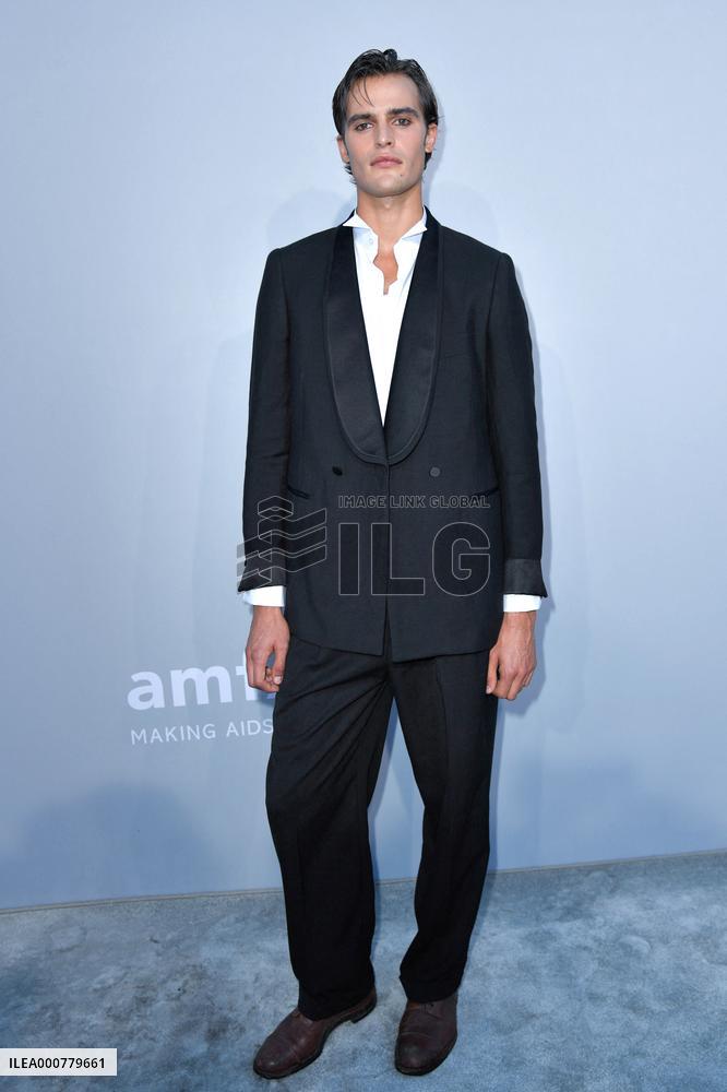 Cannes - Amfar Party Photocall