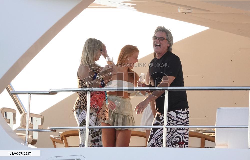 Kurt Russell And Goldie Hawn Partying - St Tropez