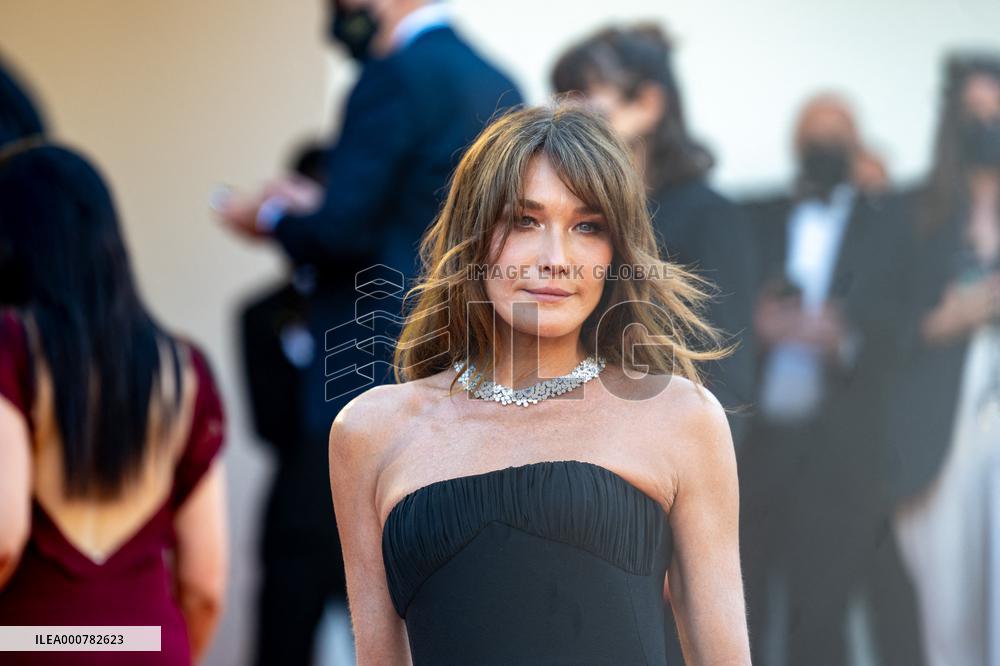 De Son Vivant Screening Red Carpet - Cannes