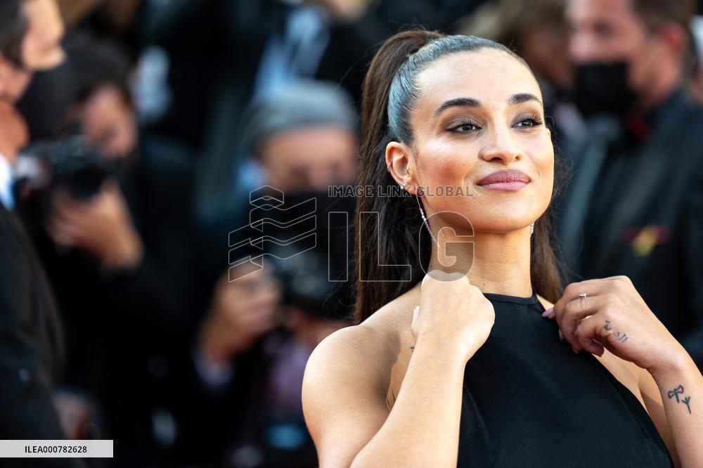 De Son Vivant Screening Red Carpet - Cannes
