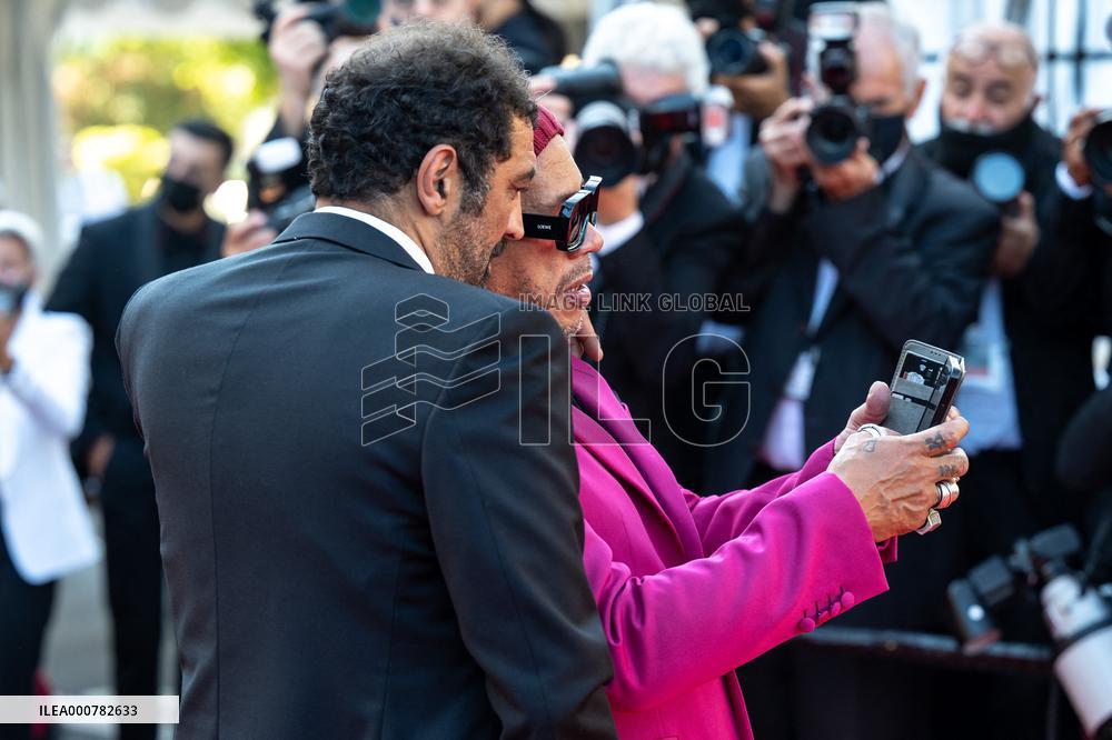 De Son Vivant Screening Red Carpet - Cannes