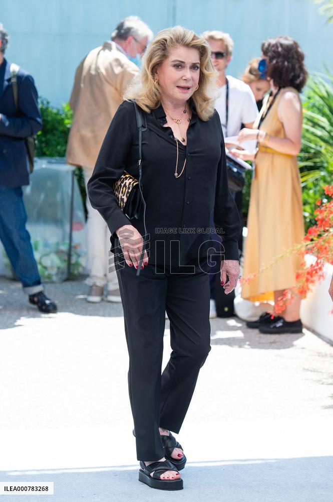 Cannes - De Son Vivant Photocall