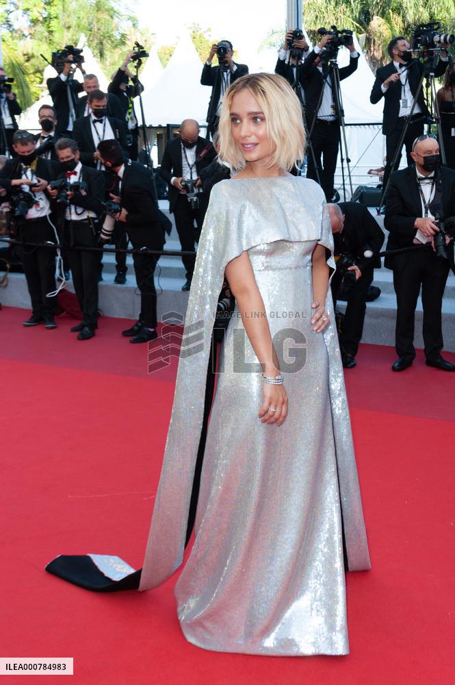 Three Floors Red Carpet NG