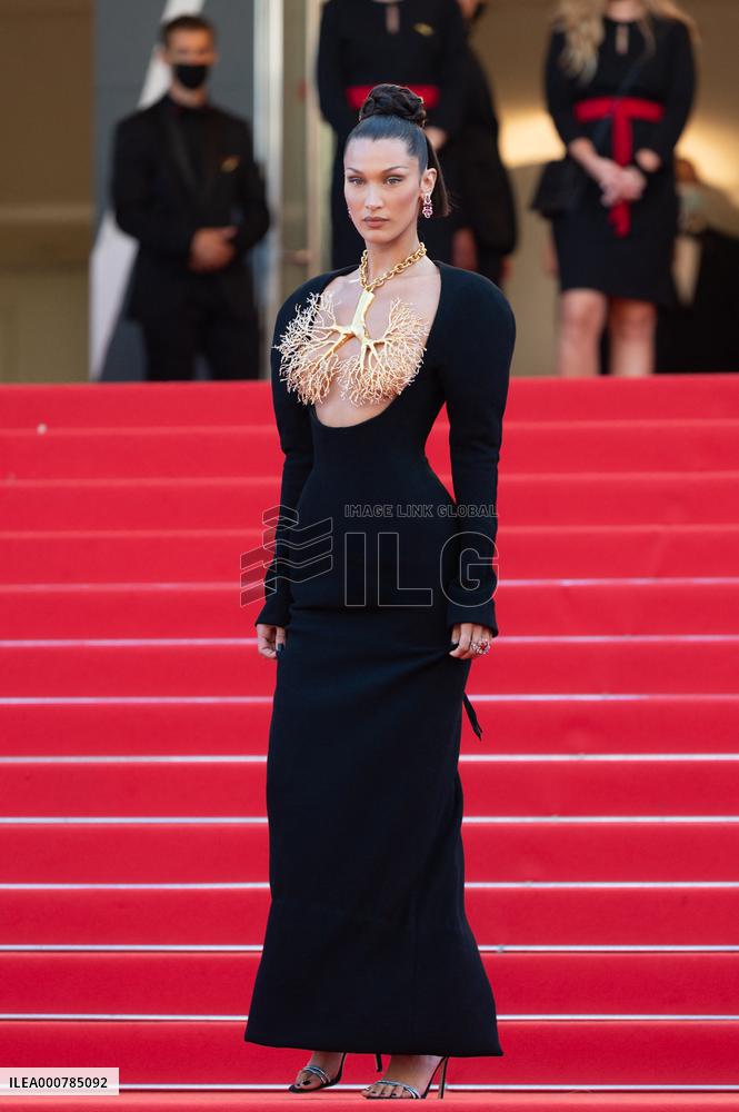 Three Floors Red Carpet NG