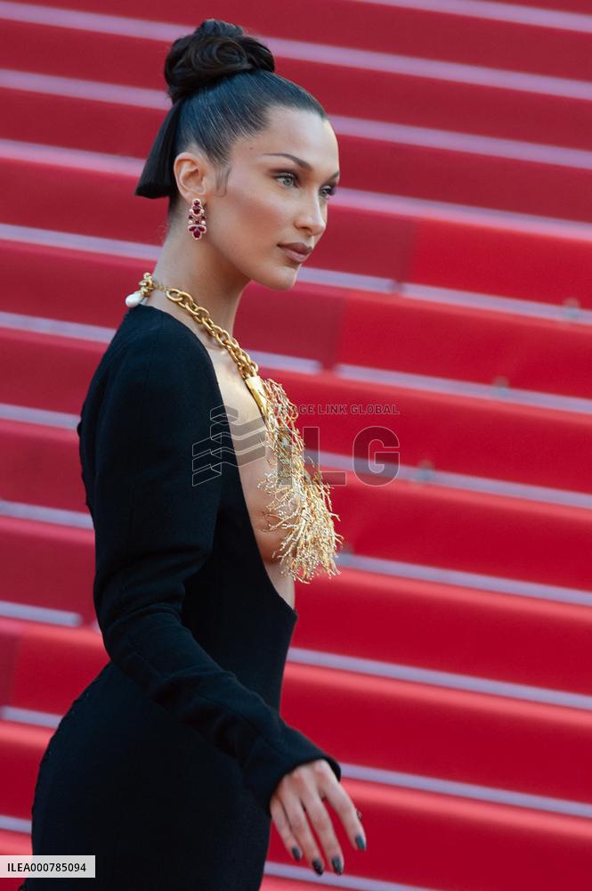 Three Floors Red Carpet NG