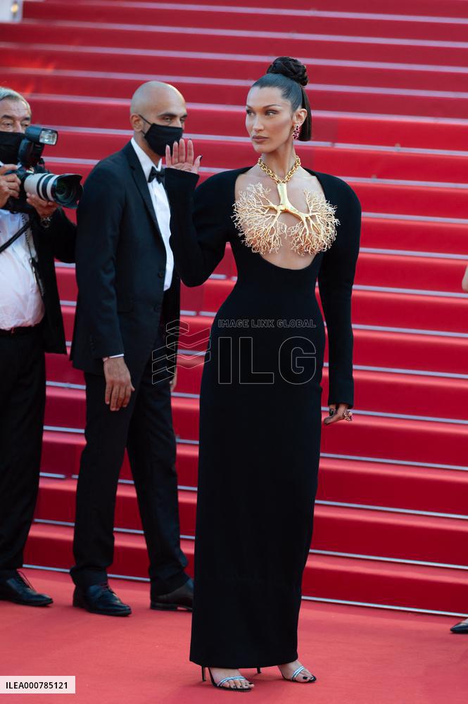 Three Floors Red Carpet NG