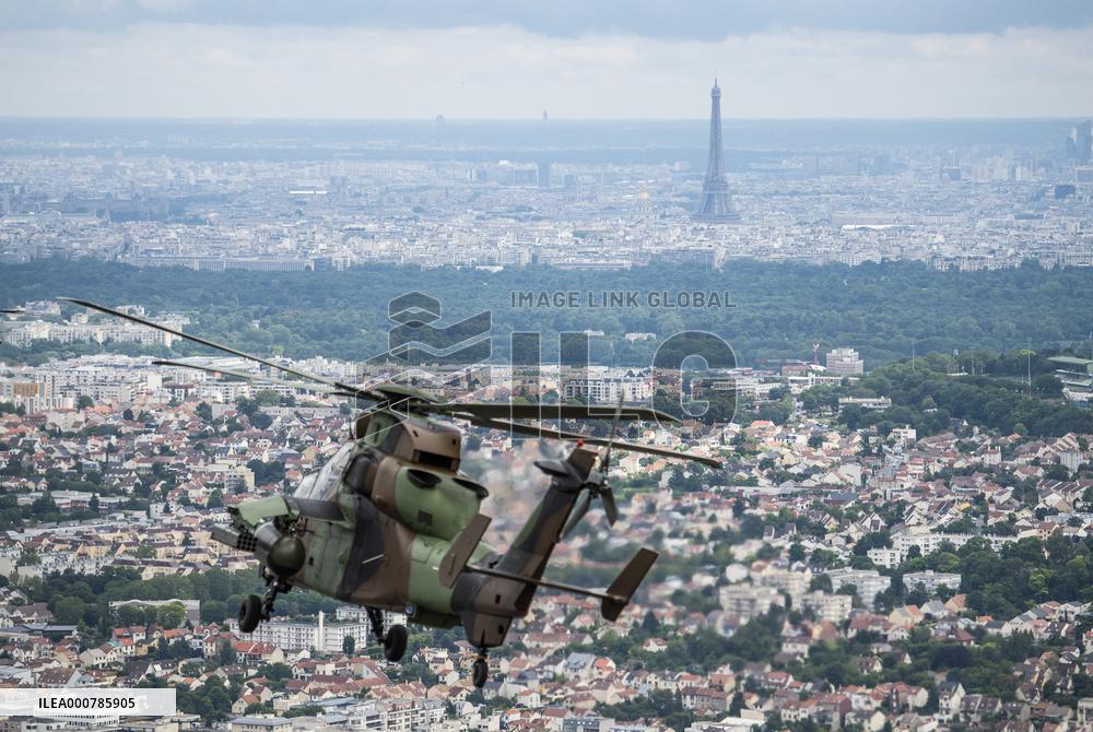 Aerial Practice Session Prior To July 14 Bastille Day Parade - Paris