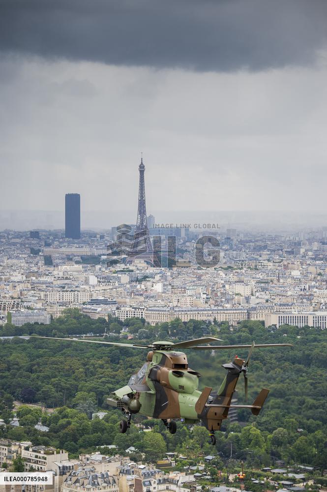 Aerial Practice Session Prior To July 14 Bastille Day Parade - Paris